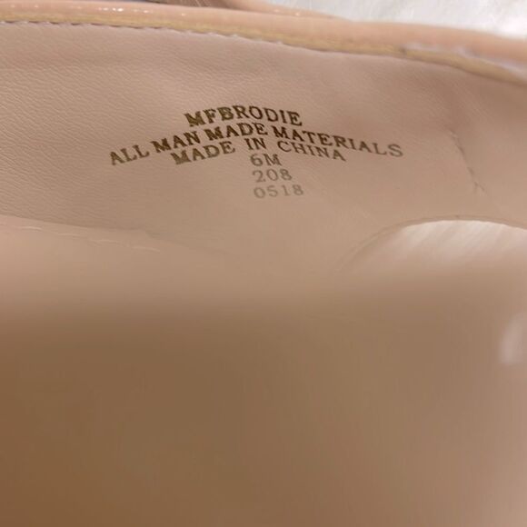 Marc Fisher | patent leather open toe heels 5.5 cream ,ankle strap, fron… - Picture 4 of 10